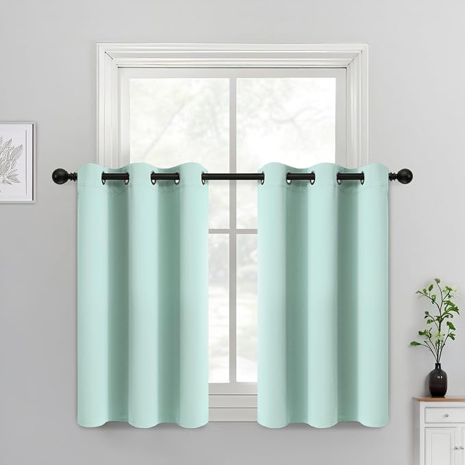 Yakamok Blackout Curtains for Bedroom，Thermal Insulated Room Darkening Drapes by Yakamok