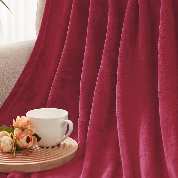 Exclusivo Mezcla Fleece Deep Red Throw Blanket - Image 7