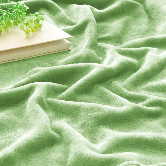 BEDELITE Fleece Blanket Grass Green Throw Blankets - Image 3