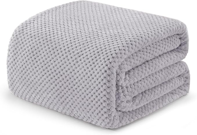 Exclusivo Mezcla Fleece Bed Blanket Queen Size, Super Soft and Warm Blankets by ExclusivoMezcla