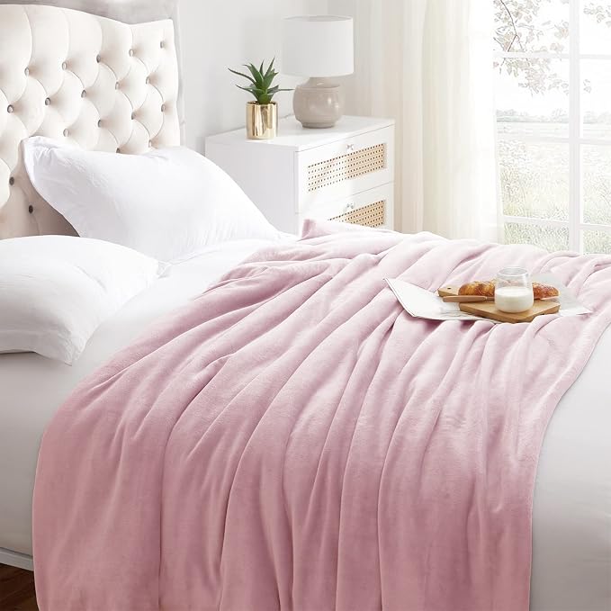 KMUSET Fleece Blanket Throw Size Pink Lightweight Super Soft Cozy Luxury Bed - Image 4