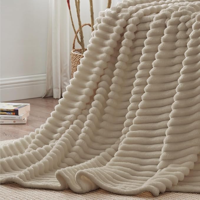 BEDELITE Blankets Queen Size for Bed, 300GSM Soft & Warm Fleece Blanket - Image 6