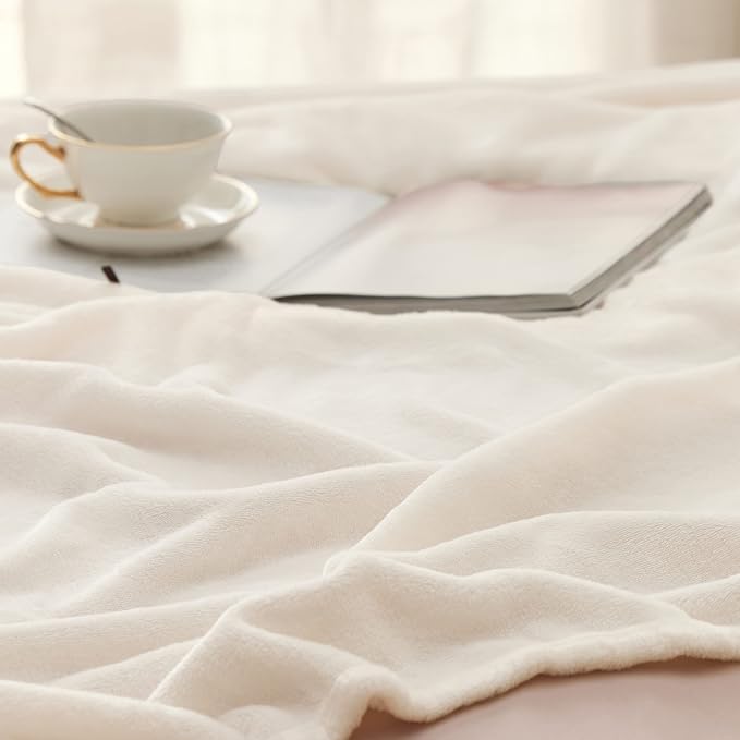 Bedsure Fleece Blankets King Size Cream - Image 3