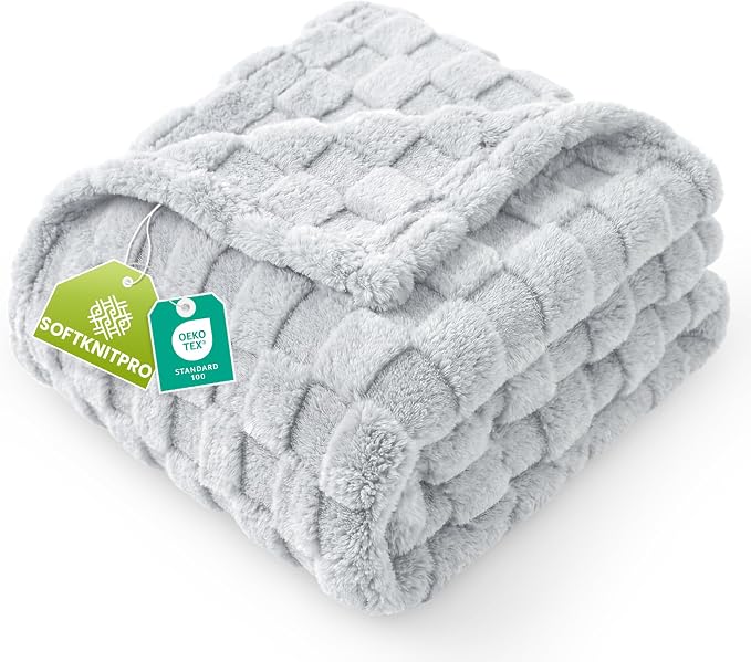 Utopia Bedding Cool Grey Checkered Fleece King Blanket by UTOPIABEDDING