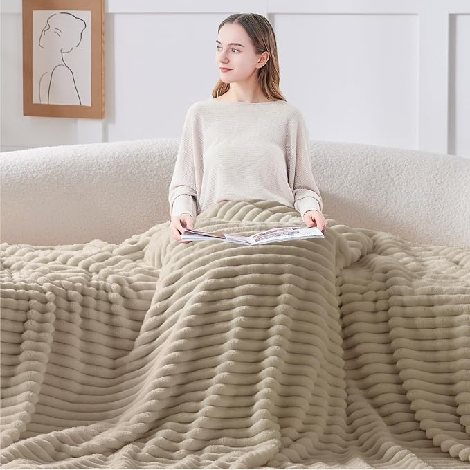 BEDELITE King Size Blanket for Bed, 300GSM Soft & Warm Fleece Blanket, - Image 3