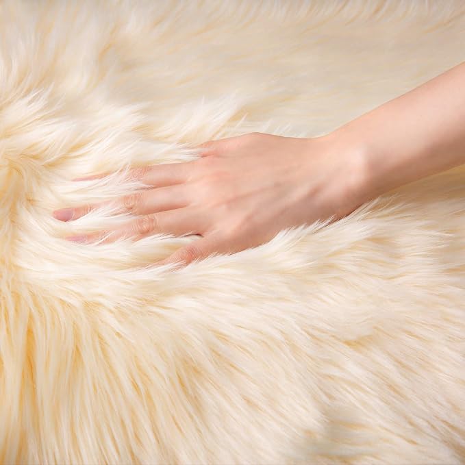 Ashler faux fur rug, Fluffy Shaggy Area Rug Ultra Soft 2.2 x 6 Feet Rectangle - Image 4