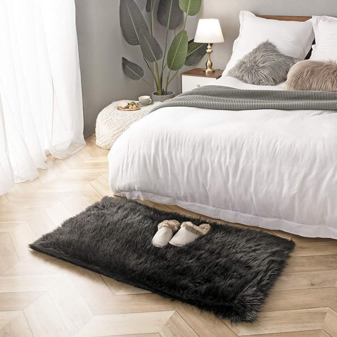 Ashler faux fur rug, Fluffy Shaggy Area Rug Ultra Soft 2.2 x 4 Feet Rectangle - Image 2
