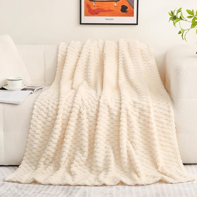 Puncuntex Cream White Throw Blanket 108"×90" inches Fuzzy 3D Jacquard - Image 4