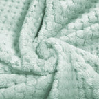 Exclusivo Mezcla Fleece Throw Blanket, Super Soft and Warm Blankets - Image 7