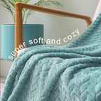 Exclusivo Mezcla Fleece Queen Size Blanket - Image 4