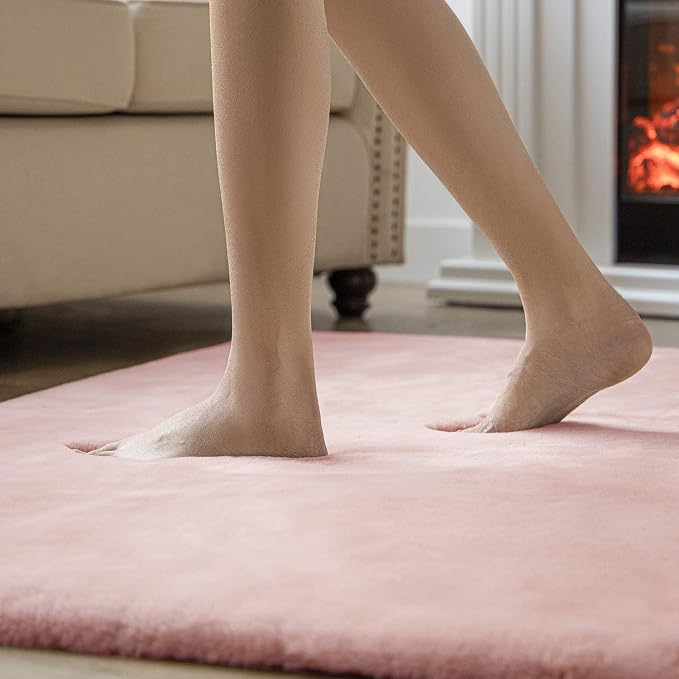 Ashler Faux Fur Rug, Ultra Soft Faux Rabbit Fur, 5 x 7 Feet Rectangle, Machine - Image 4