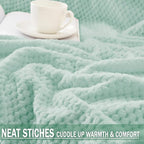 Exclusivo Mezcla Fleece Bed Blanket Twin Size, Super Soft and Warm Blankets - Image 4