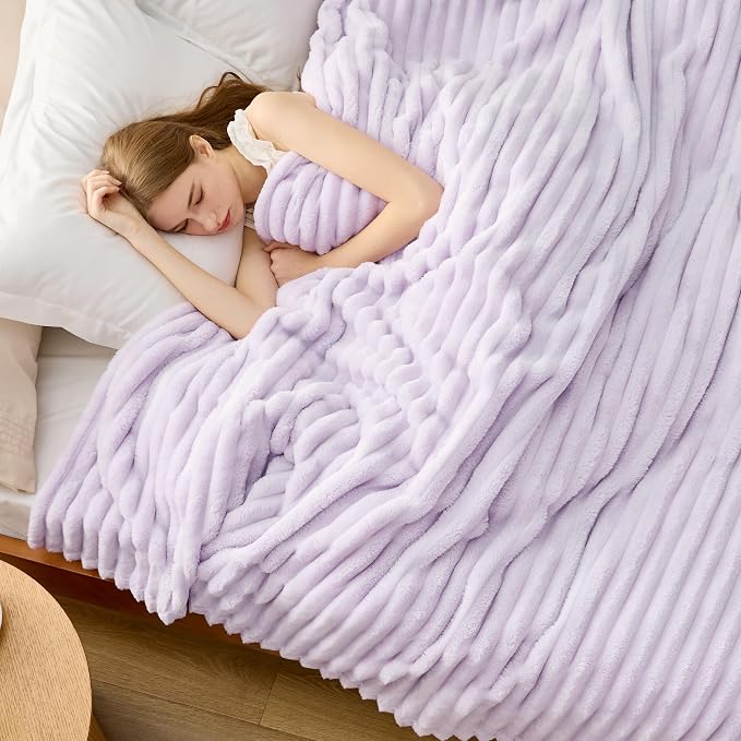 Bedsure GentleSoft Lavender Fog Full Blanket - Image 4