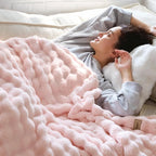 Bedsure 3D Fleece Bubble Blanket - Image 9