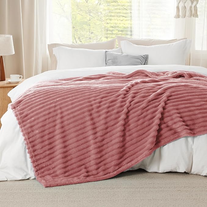 Bedsure GentleSoft Dusty Pink Full Blanket - Image 2