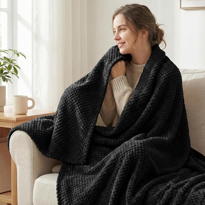Exclusivo Mezcla Fleece Bed Blanket Queen Size, Super Soft and Warm Blankets - Image 2