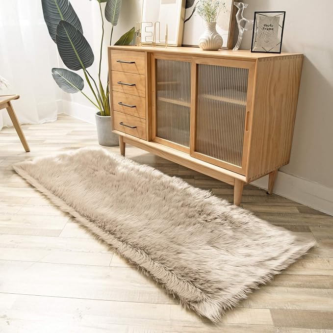 Ashler faux fur rug, Fluffy Shaggy Area Rug Ultra Soft 2.2 x 6 Feet Rectangle - Image 3