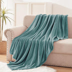 Exclusivo Mezcla Fleece Celadon Throw Blanket - Image 3