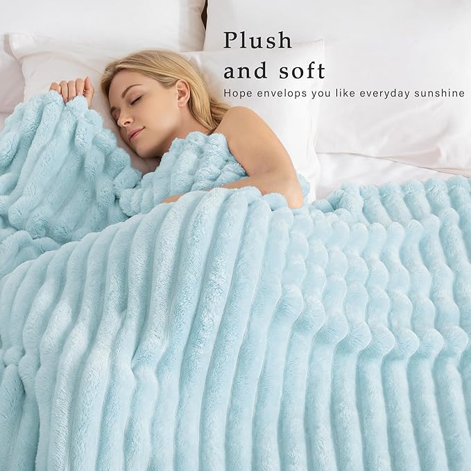 Exclusivo Mezcla Queen Size Flannel Fleece Blanket, Super Soft Striped Jacquard - Image 2