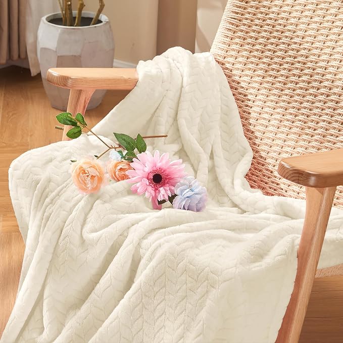 inhand Cream White Fleece Throw Blanket - Image 5