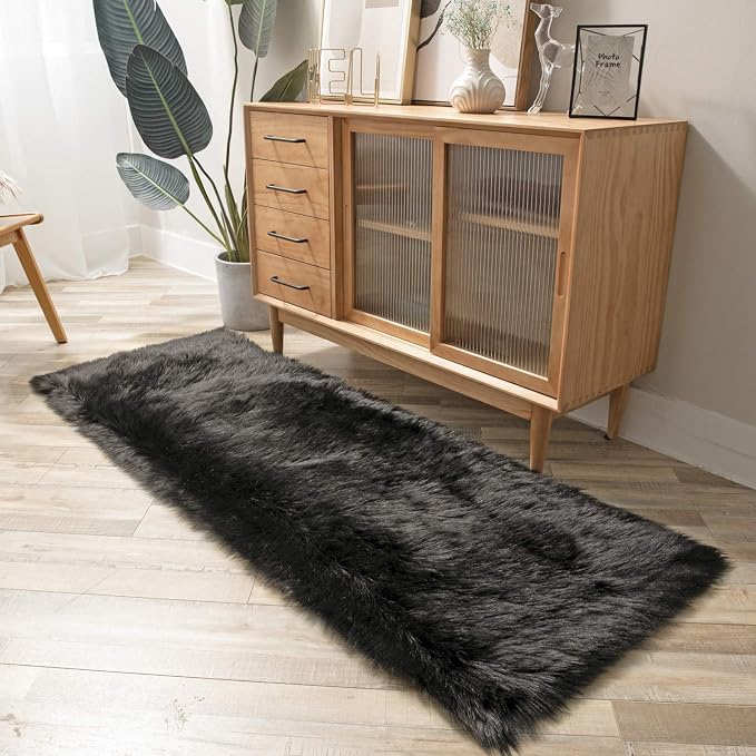 Ashler faux fur rug, Fluffy Shaggy Area Rug Ultra Soft 2.2 x 6 Feet Rectangle - Image 3