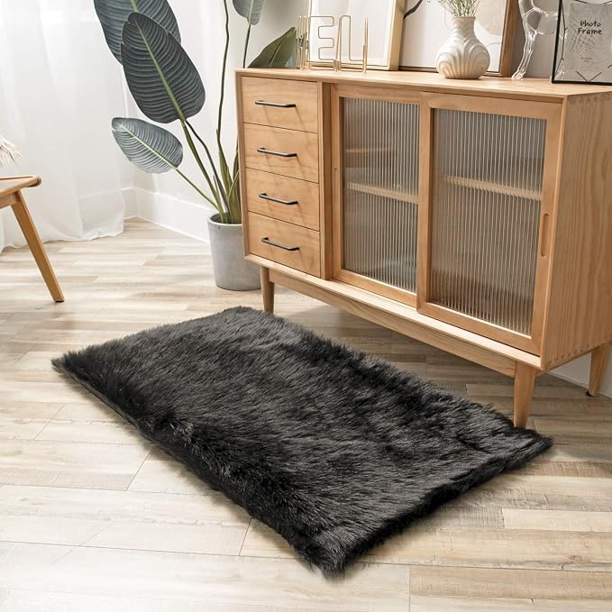 Ashler faux fur rug, Fluffy Shaggy Area Rug Ultra Soft 2.2 x 4 Feet Rectangle - Image 3