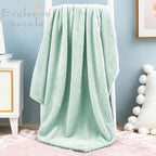 Exclusivo Mezcla Fleece Throw Blanket, Super Soft and Warm Blankets - Image 2