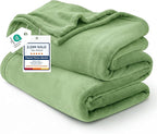 Bedsure GentleSoft Fleece Blanket Twin Size Green by BEDSURE