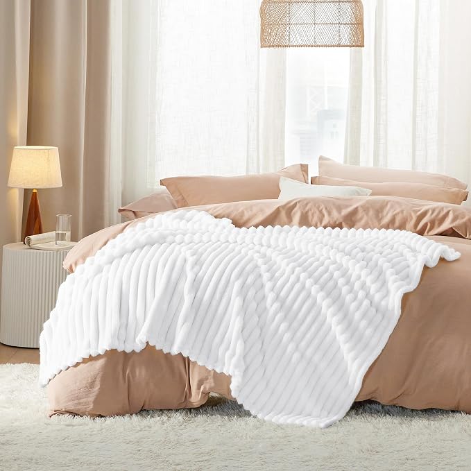 Bedsure GentleSoft Twin Fleece Blanket - Image 6