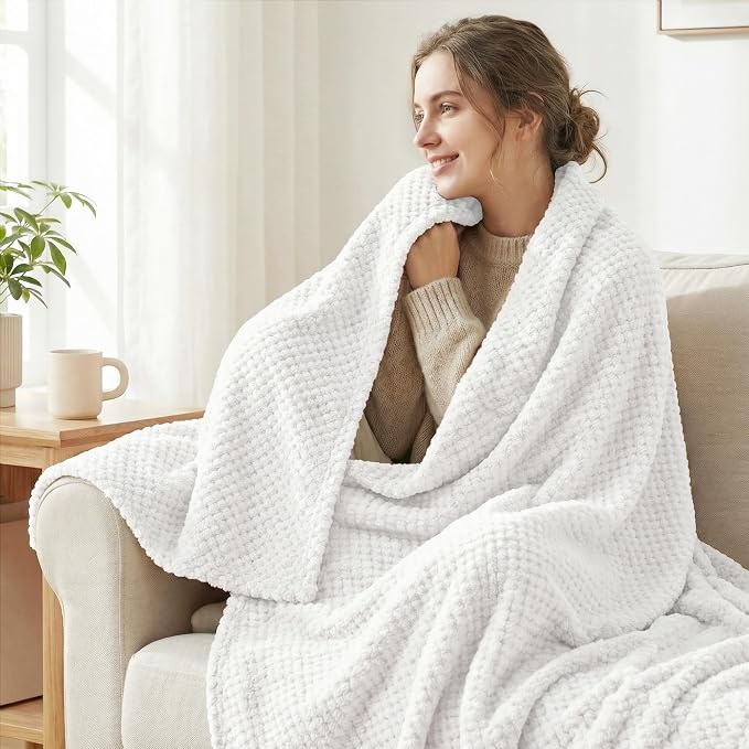 Exclusivo Mezcla Fleece Bed Blanket King Size, Super Soft and Warm Blankets - Image 2
