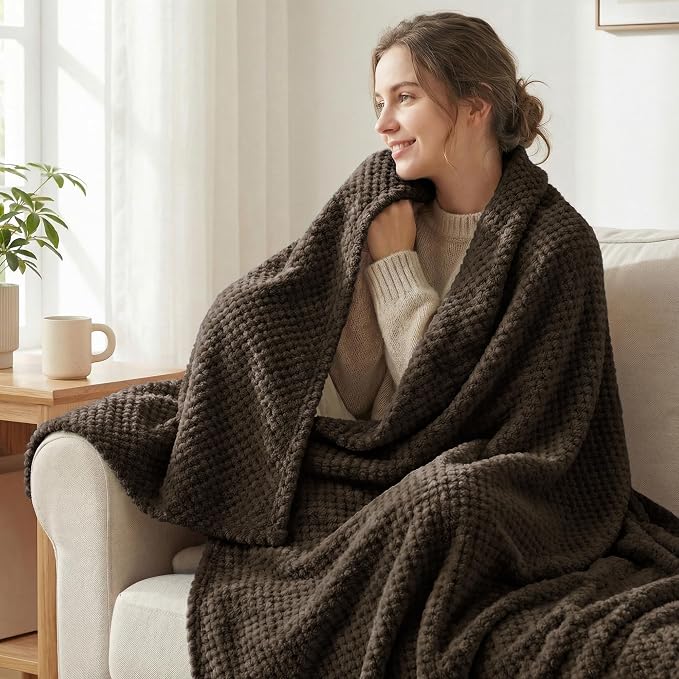 Exclusivo Mezcla Fleece Bed Blanket Queen Size, Super Soft and Warm Blankets - Image 2