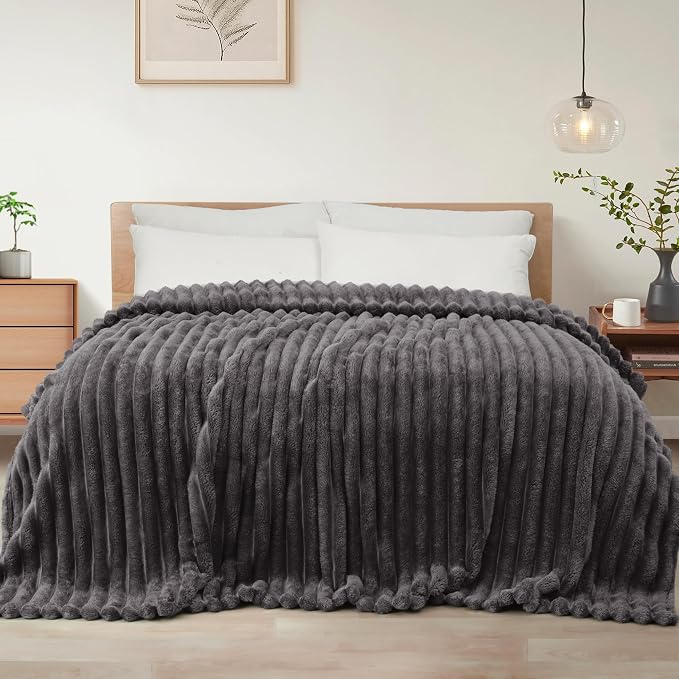 Exclusivo Mezcla King Size Flannel Fleece Blanket, Super Soft Striped Jacquard by ExclusivoMezcla