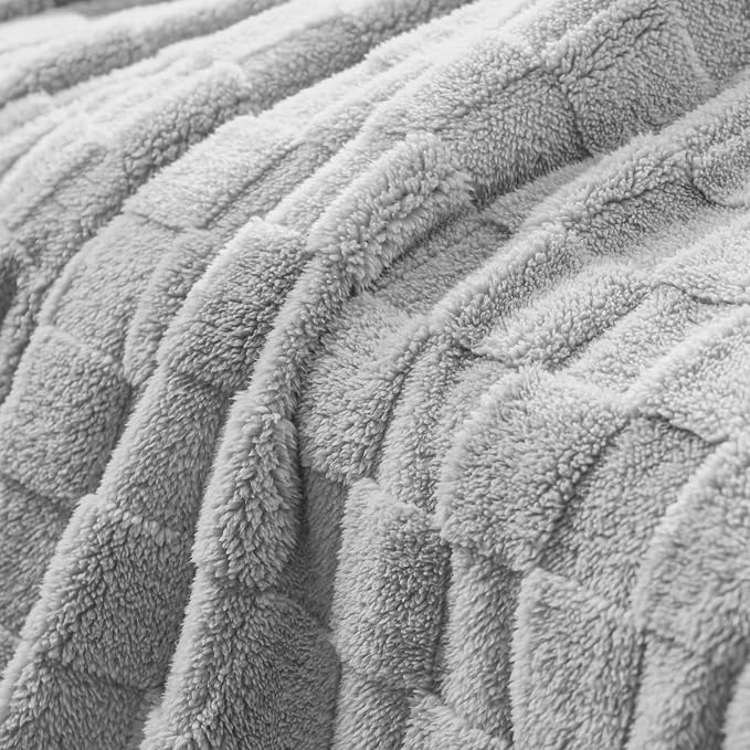 Exclusivo Mezcla Twin Size Flannel Fleece Blanket, Super Soft and Warm - Image 4