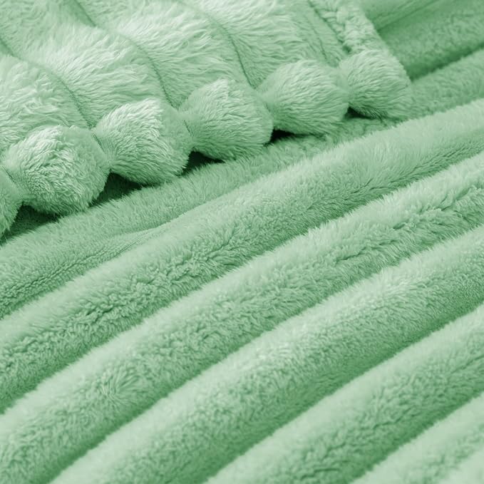 Exclusivo Mezcla King Size Flannel Fleece Blanket, Super Soft Striped Jacquard - Image 4