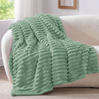 BEDELITE Fleece Green Throw Blanket - Image 2