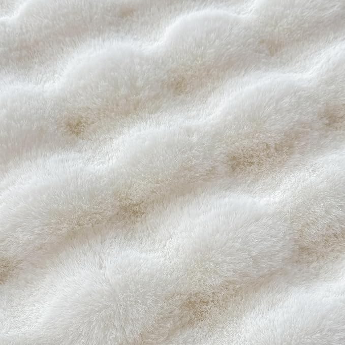 White Rabbit Plush Rug 2'x3', Fluffy Faux Fur Shaggy Area Rug - Image 4