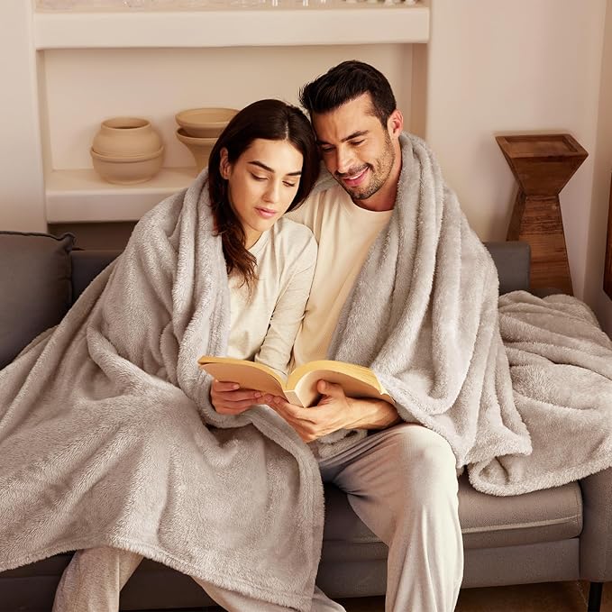 Exclusivo Mezcla Plush Fuzzy Fleece Throw Blanket Extra Large, Super Soft - Image 3