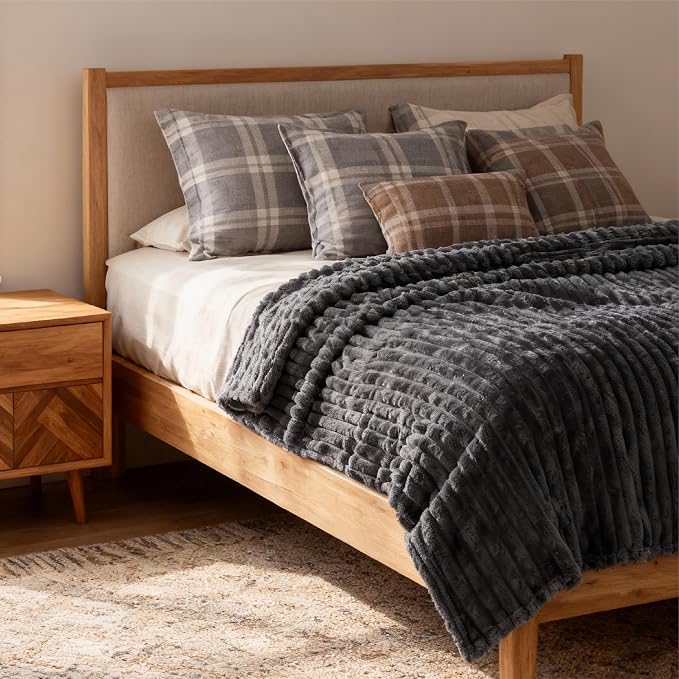 Bedsure GentleSoft Grey Fleece Queen Blanket - Image 6