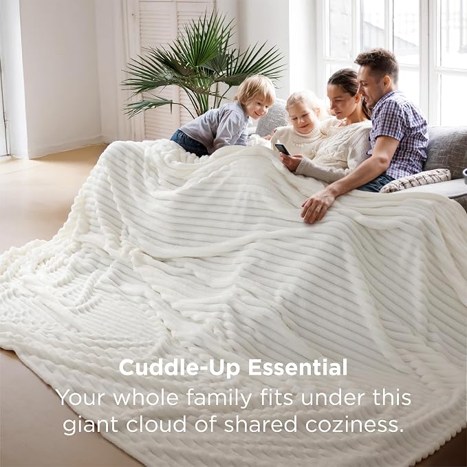 Bedsure GentleSoft Large Fleece Blanket - Image 4