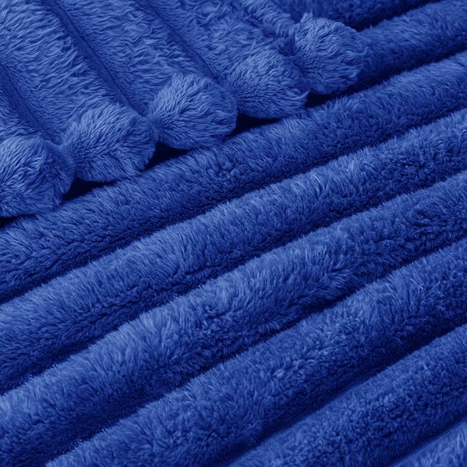 Exclusivo Mezcla King Size Flannel Fleece Blanket, Super Soft Striped Jacquard - Image 4