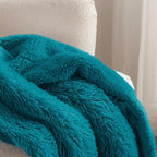 Bedsure GentleSoft Fuzzy Sherpa Faux Fur Twin Blanket Teal Cozy Gifts - Image 4