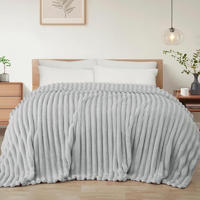 Exclusivo Mezcla California King Size Flannel Fleece Blanket, Super Soft by ExclusivoMezcla