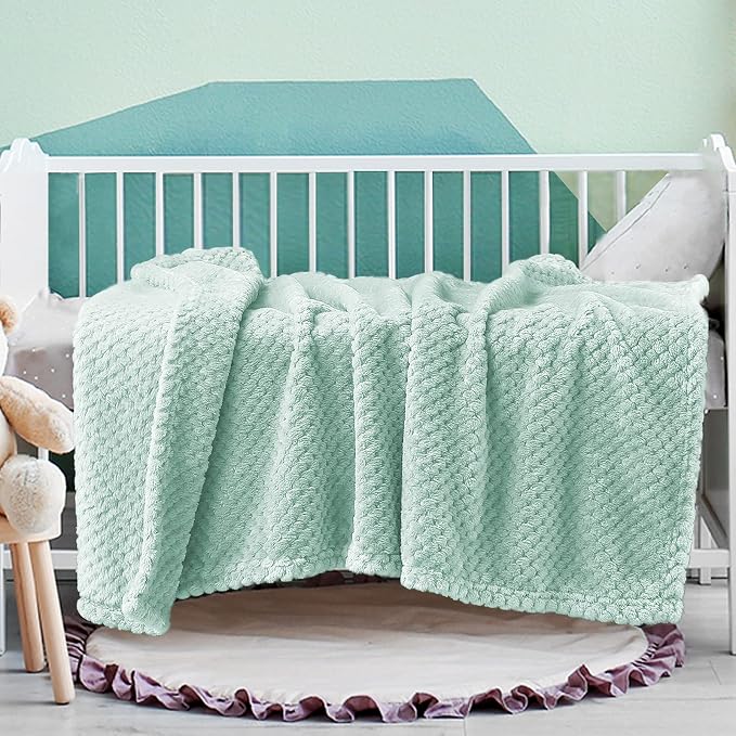 Exclusivo Mezcla Fleece Throw Blanket, Super Soft and Warm Blankets - Image 3