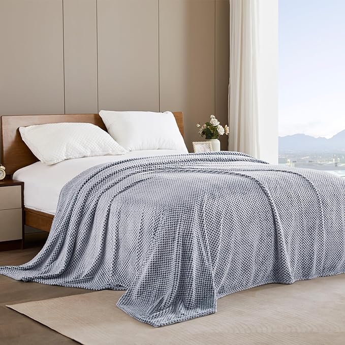 Exclusivo Mezcla Fleece Bed Blanket Queen Size, Super Soft and Warm Blankets - Image 3
