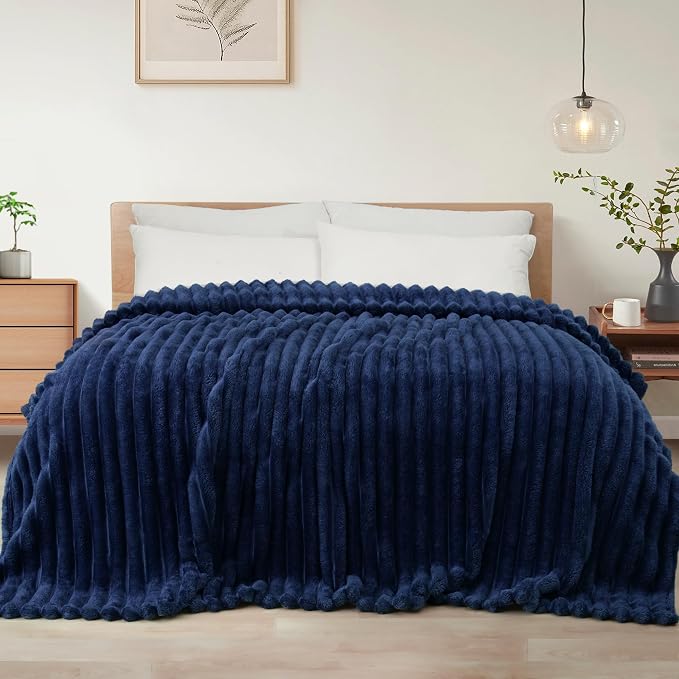 Exclusivo Mezcla Queen Size Flannel Fleece Blanket, Super Soft Striped Jacquard by ExclusivoMezcla