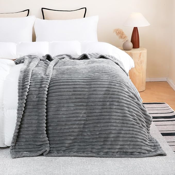 Grey Fleece Throw Blanket 60”×80” - Image 3