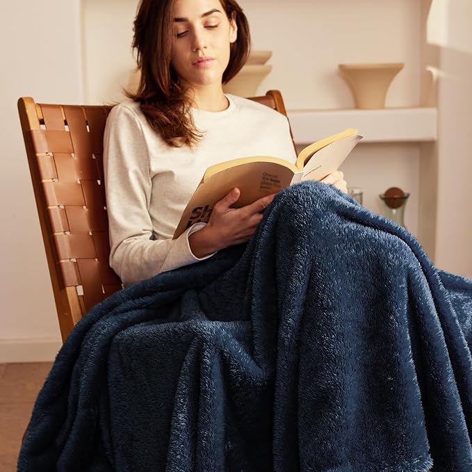 Exclusivo Mezcla Plush Fuzzy Fleece Bed Blanket Queen Size, Super Soft - Image 2