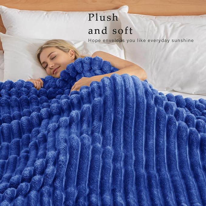 Exclusivo Mezcla King Size Flannel Fleece Blanket, Super Soft Striped Jacquard - Image 2
