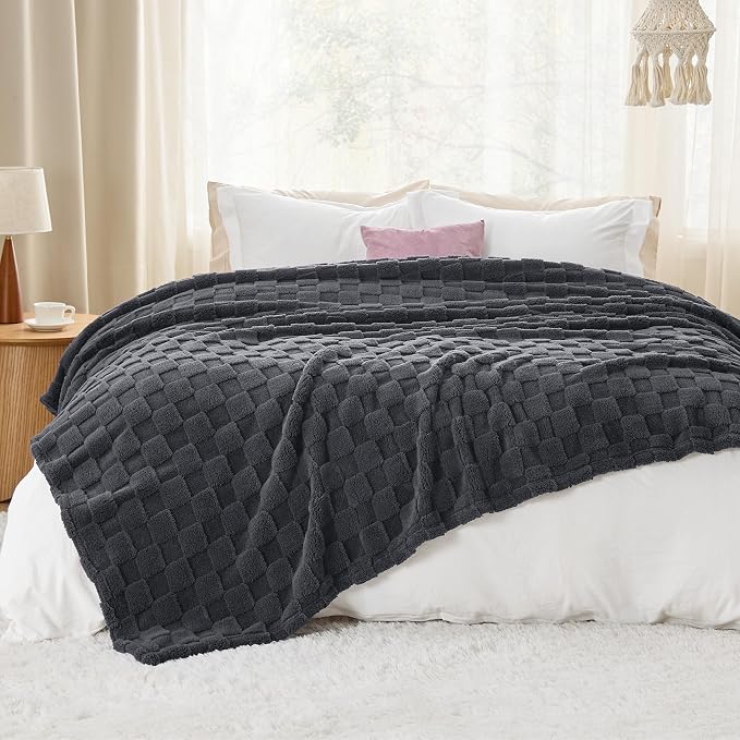 Bedsure GentleSoft Blankets Queen Size - Image 5