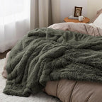 Bedsure GentleSoft Fuzzy Sherpa Faux Fur Twin Blanket Olive Green Cozy Gifts - Image 5